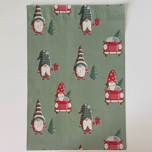 25 Festive Gnome Poly Mailers - Green 10x13